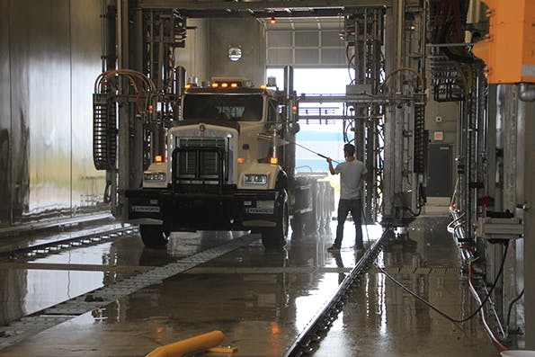 Contractormag Com Sites Contractormag com Files Uploads 2015 09 Truck Wash7