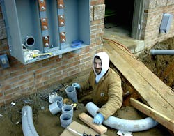 Contractormag Com Sites Contractormag com Files Uploads 2016 07 27 Mike Working Contractormag Com Sites Contractormag com Files Uploads 2016 07 27 Mike Working