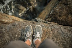 Looking_over_the_edge.jpg Looking_over_the_edge.jpg