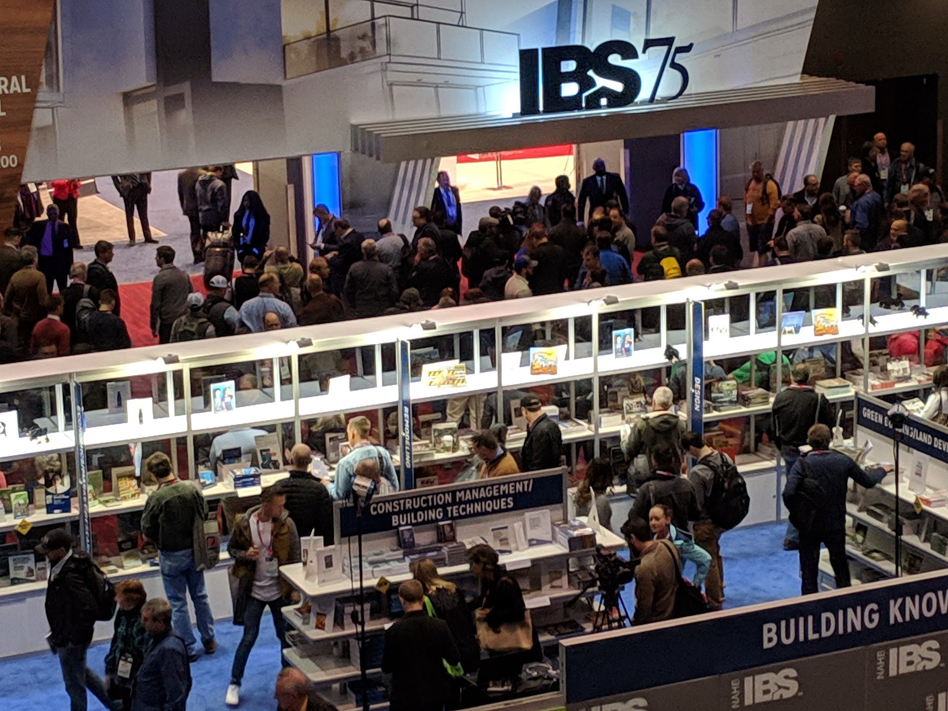 IBS2019crowd.jpg
