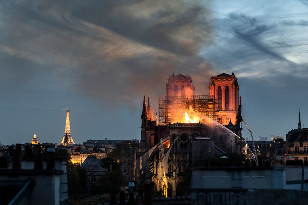 NotreDame_OnFire.jpg