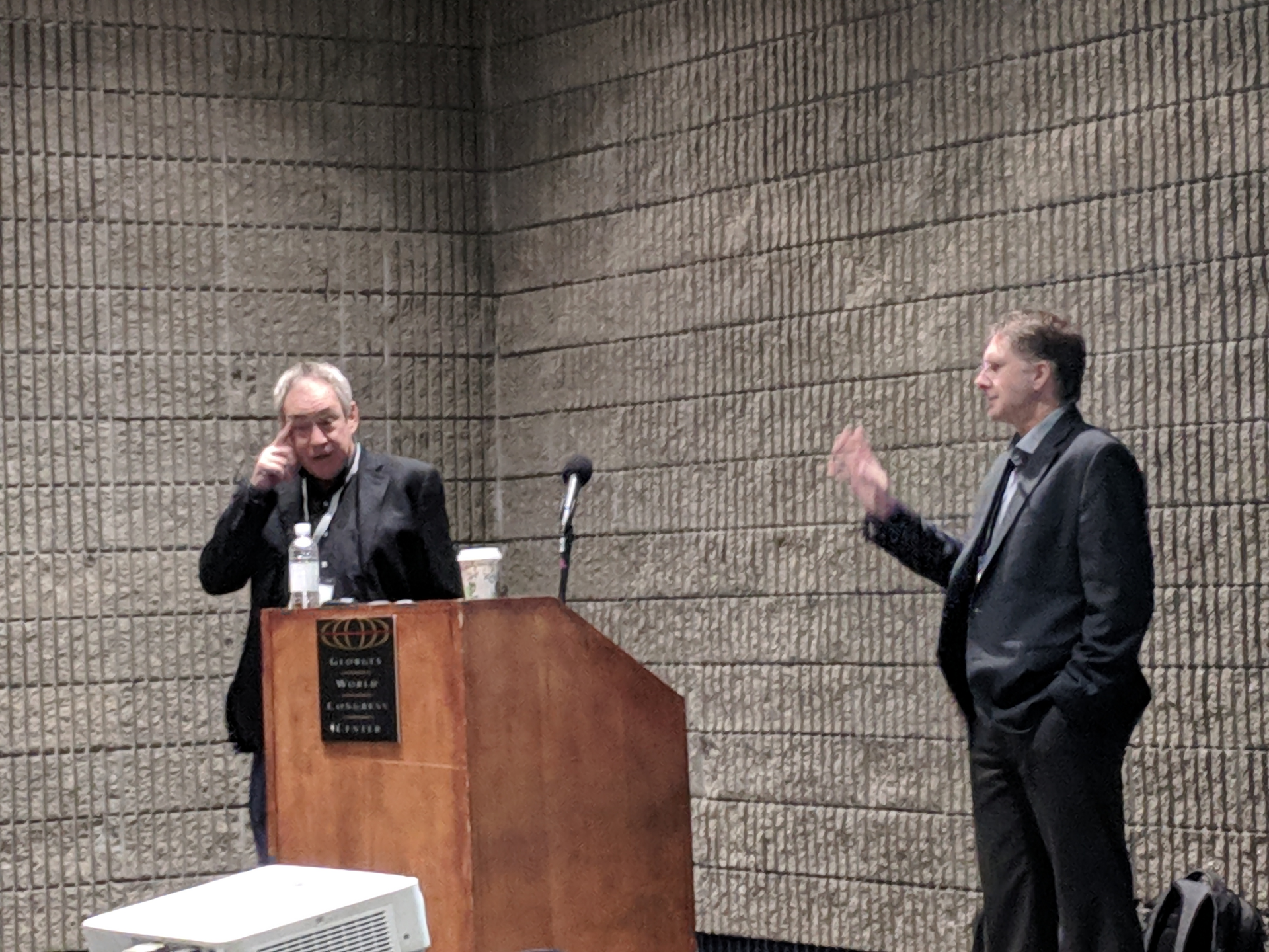 Les And Lance 5ed148091558b