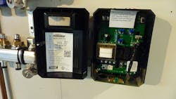 A Hydrolevel Model 3250-Plus Hydrostat. A Hydrolevel Model 3250-Plus Hydrostat.