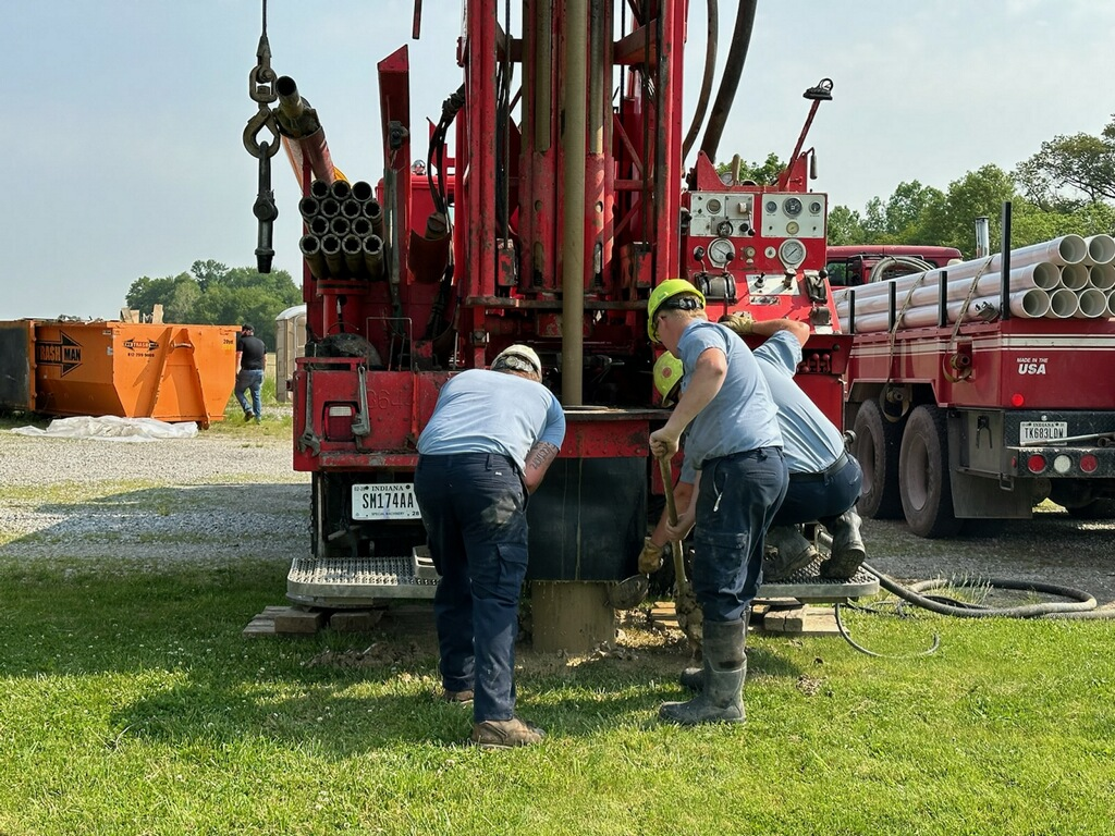 Mumma Brothers Drilling sets to work on the new well.