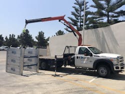 Spreaders should be used only to hold the box walls in place, not for pulling the box up or relocating it in any way. Spreaders should be used only to hold the box walls in place, not for pulling the box up or relocating it in any way.