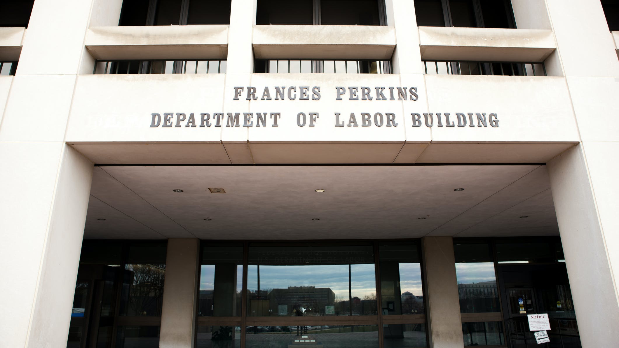 Department Of Labor Announces Final Rule On Classifying Workers As ...