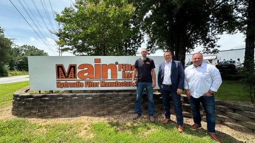 David Young (VP Operations Main), Malte R&ouml;cke (Managing Director Global Hydraulics Hengst) and AJ Bisceglia (General Manager Main).