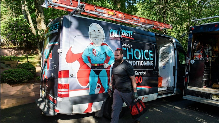 FirstChoice install arriving at the job.