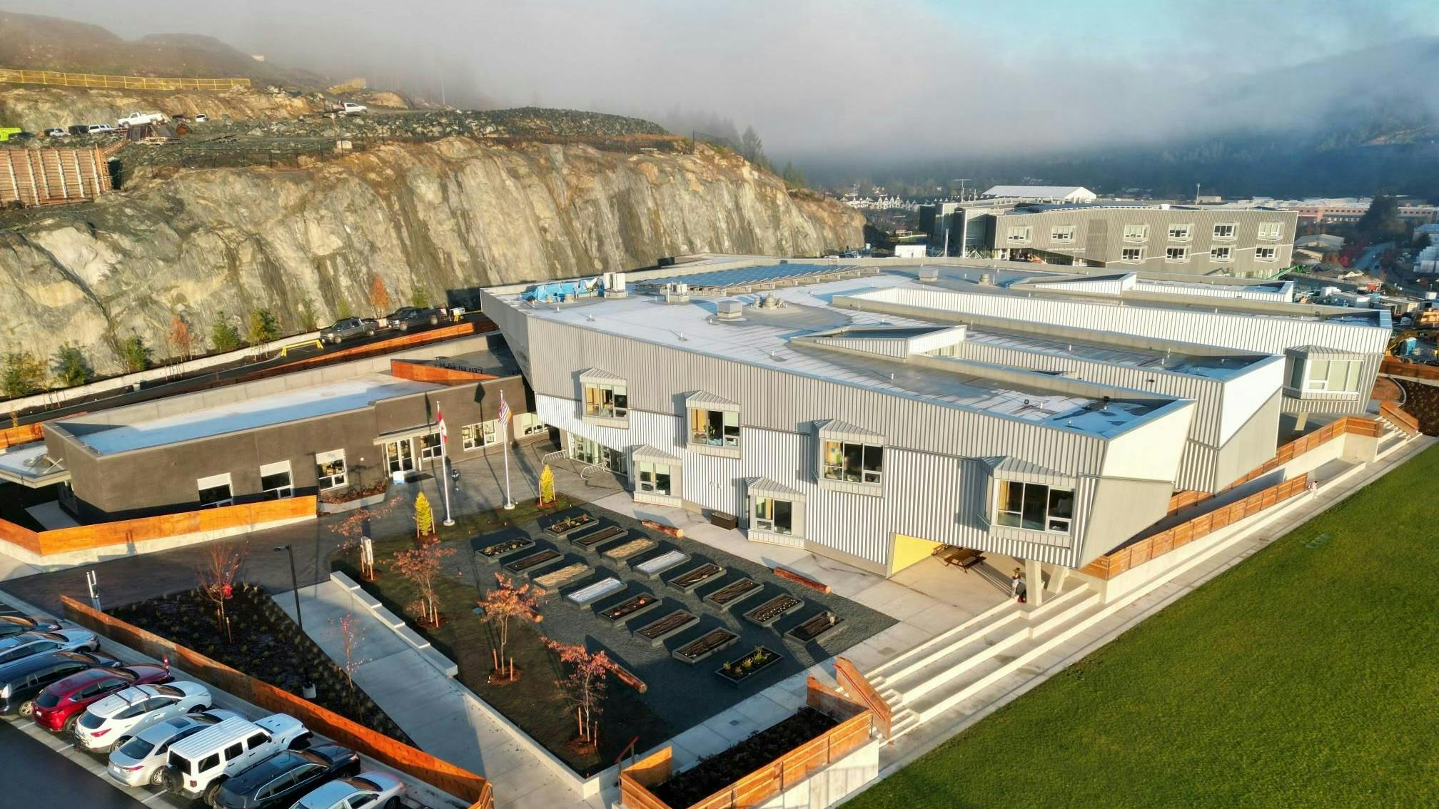 As more families move to Greater Victoria, the local Sooke School District built two schools for 1,200 elementary and middle school students. Remaining earth-friendly was a key goal, leading the project planners to target LEED v4 Gold certification.