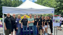 Pictured with hosts Montel Williams and Art Edmonds from Service Experts are Cary Reed, Greg Worley, Gary Connor (Komfort Air General Manager), Ed Smith (Komfort Air), Lisa Lange, Delaney Nicodemus, and Heather Weaverling. Pictured with hosts Montel Williams and Art Edmonds from Service Experts are Cary Reed, Greg Worley, Gary Connor (Komfort Air General Manager), Ed Smith (Komfort Air), Lisa Lange, Delaney Nicodemus, and Heather Weaverling.