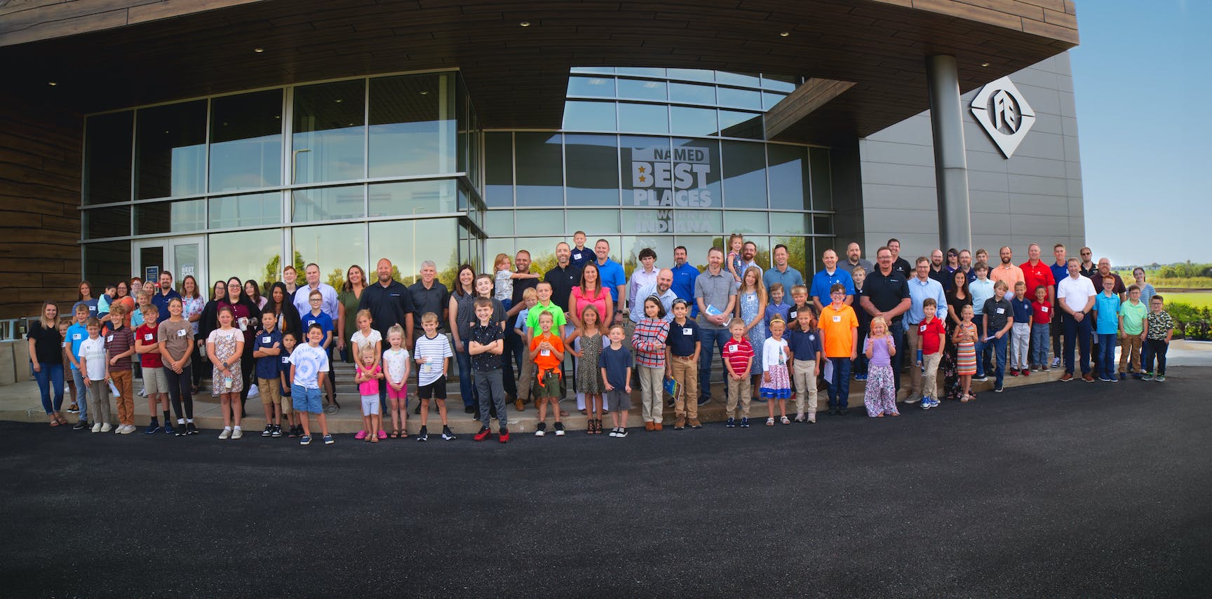 The full group of Future Franklineers outside the company's Fort Wayne, IN headquarters.