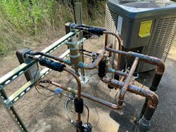 The reverse return on the water lines for self-balancing. The reverse return on the water lines for self-balancing.