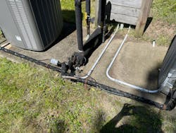 The landscapers help us modernize the chiller plant. The landscapers help us modernize the chiller plant.