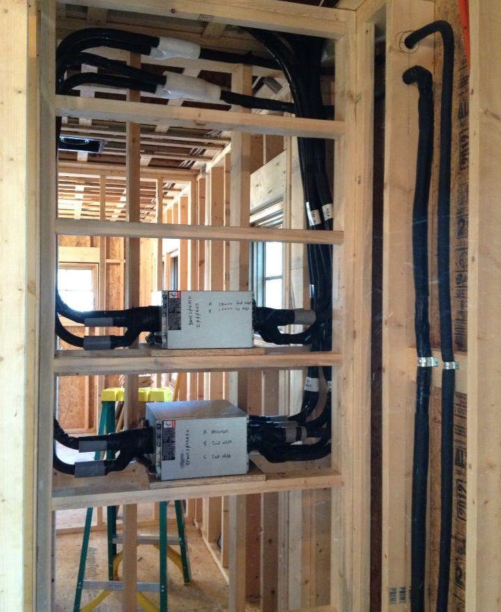 Branch boxes connecting five inside units.