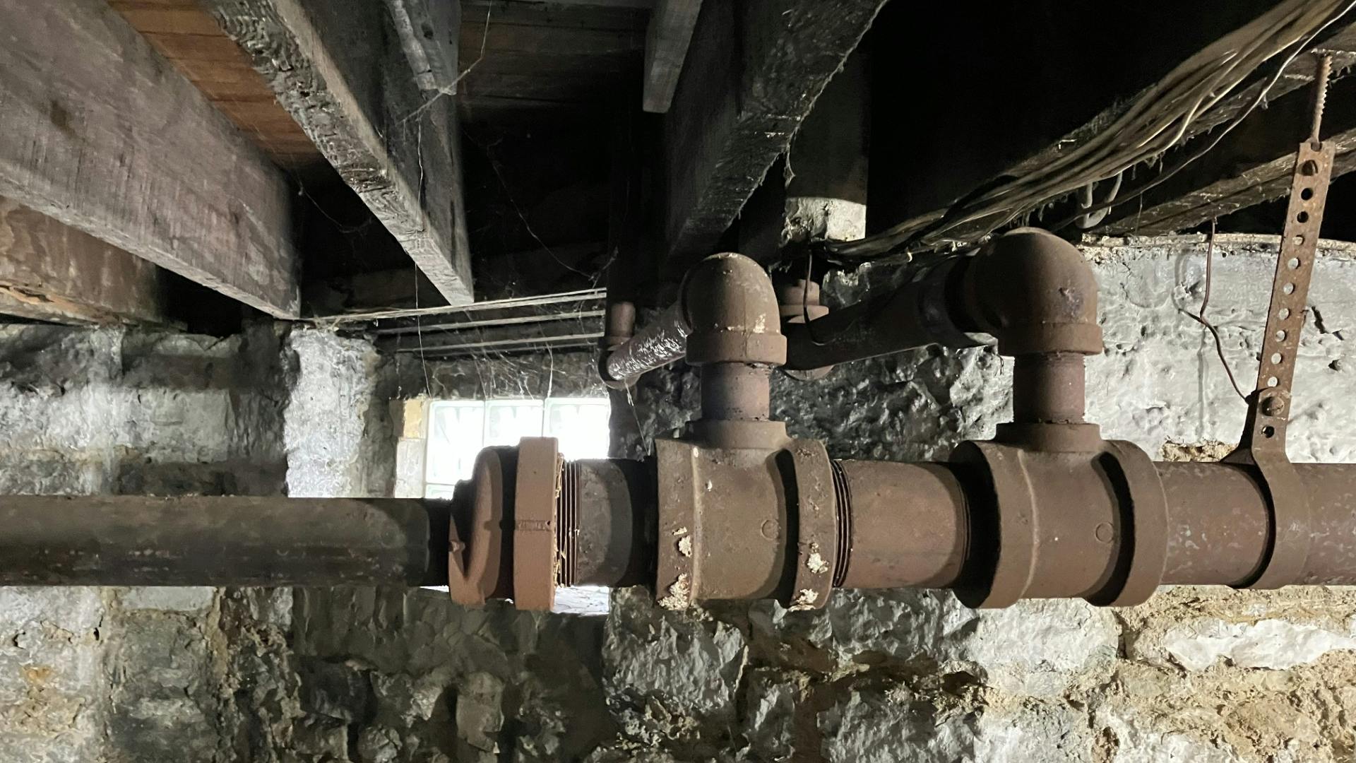 A rare example of an eccentric reducer.