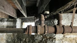 A rare example of an eccentric reducer. A rare example of an eccentric reducer.