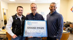 Grand prize winner Dave Plasschaer (center). Grand prize winner Dave Plasschaer (center).