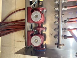 The two pumps in series. The two pumps in series.