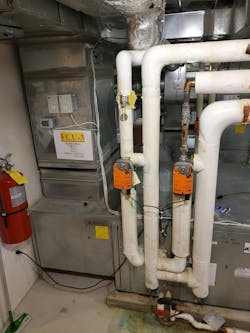 Typical fan coil with heating and cooling—Belimo motorized ball valves. Typical fan coil with heating and cooling—Belimo motorized ball valves.