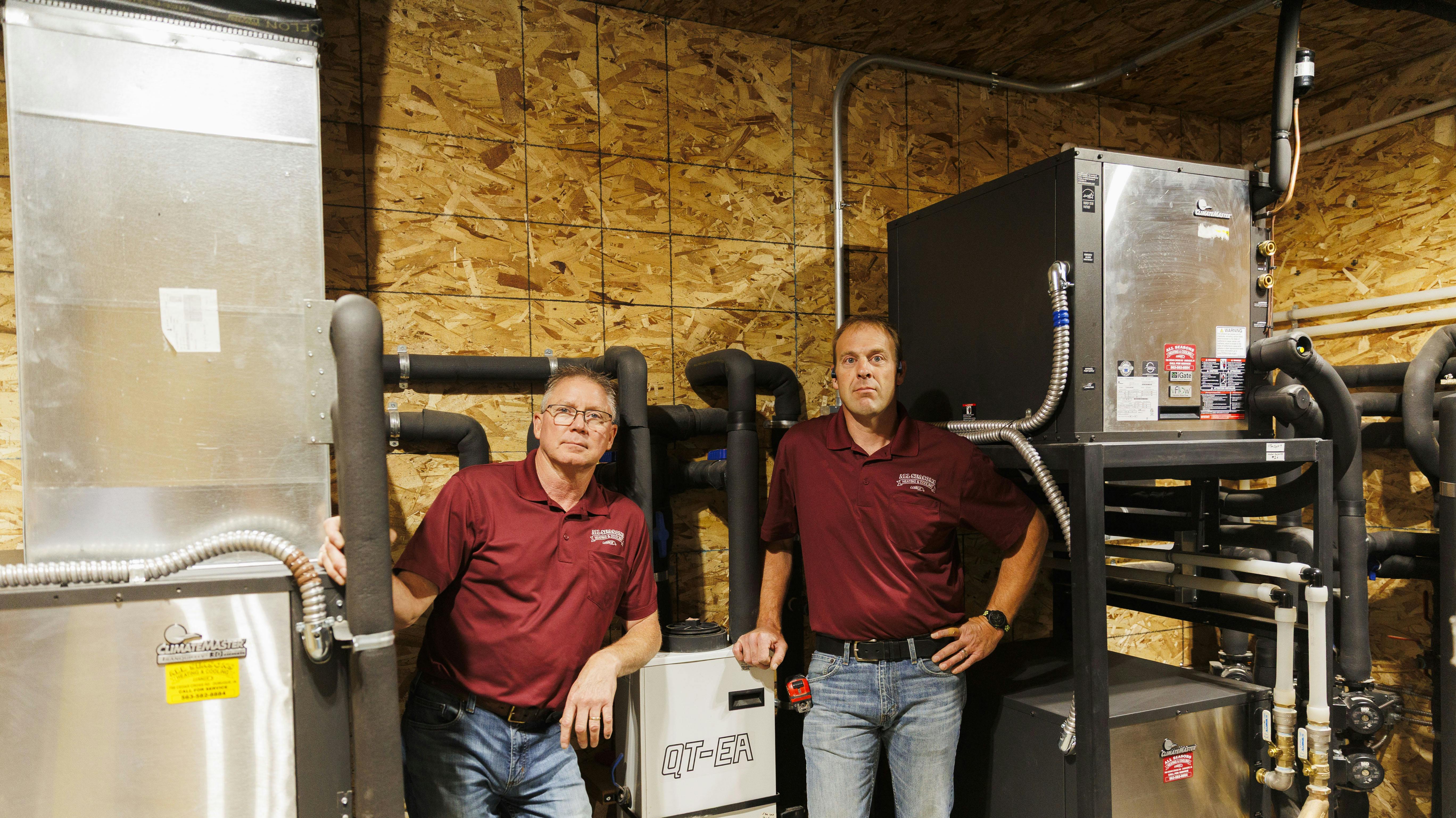 Dan Fens and Matt Hoeger, one of the All Star's Senior Geo Installers.