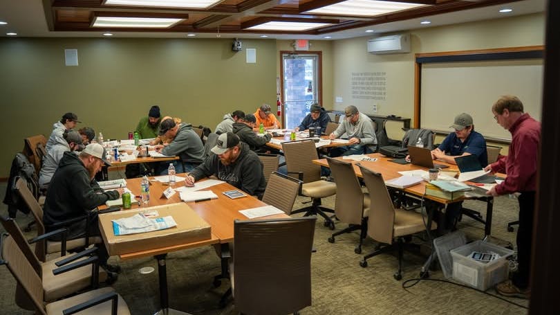 A safety briefing at Lindus Construction.