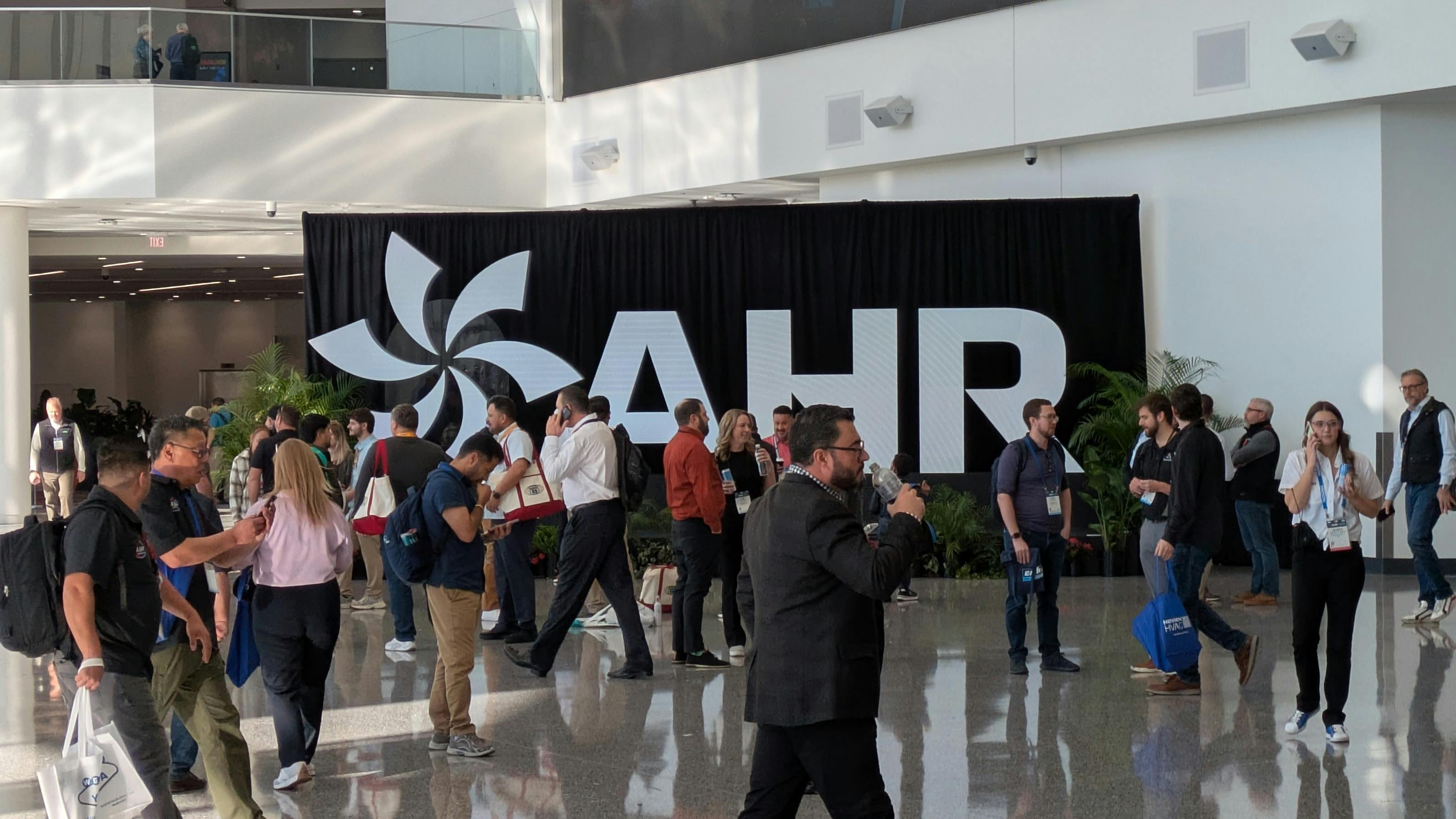 AHR Expo crowds by the logo