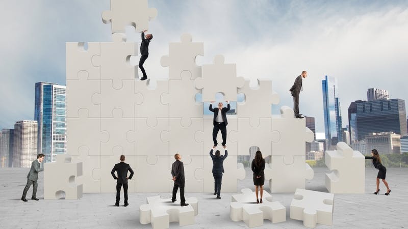 Construction of a new and collaborative company