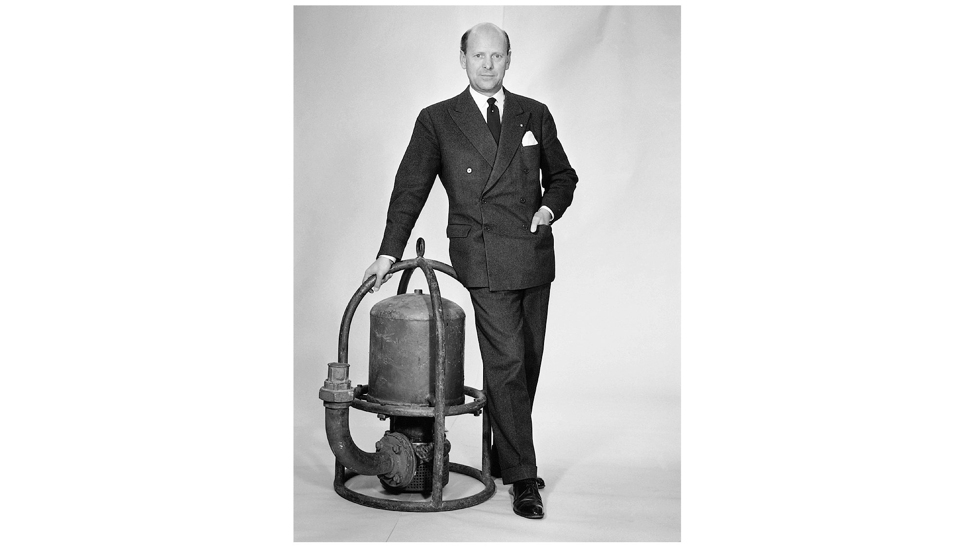 In 1947 Flygt engineer Sixten Englesson developed a prototype for the first submersible drainage pump, the &ldquo;parrot cage&rdquo;.