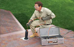 The JM-1000 X Mini-Jet™ in action on a roof.